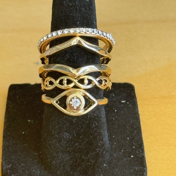 SZ 7 Gold Plated Set of 4 Rings - Picture 5 of 8